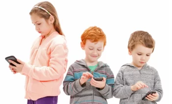 raise kids in social media era