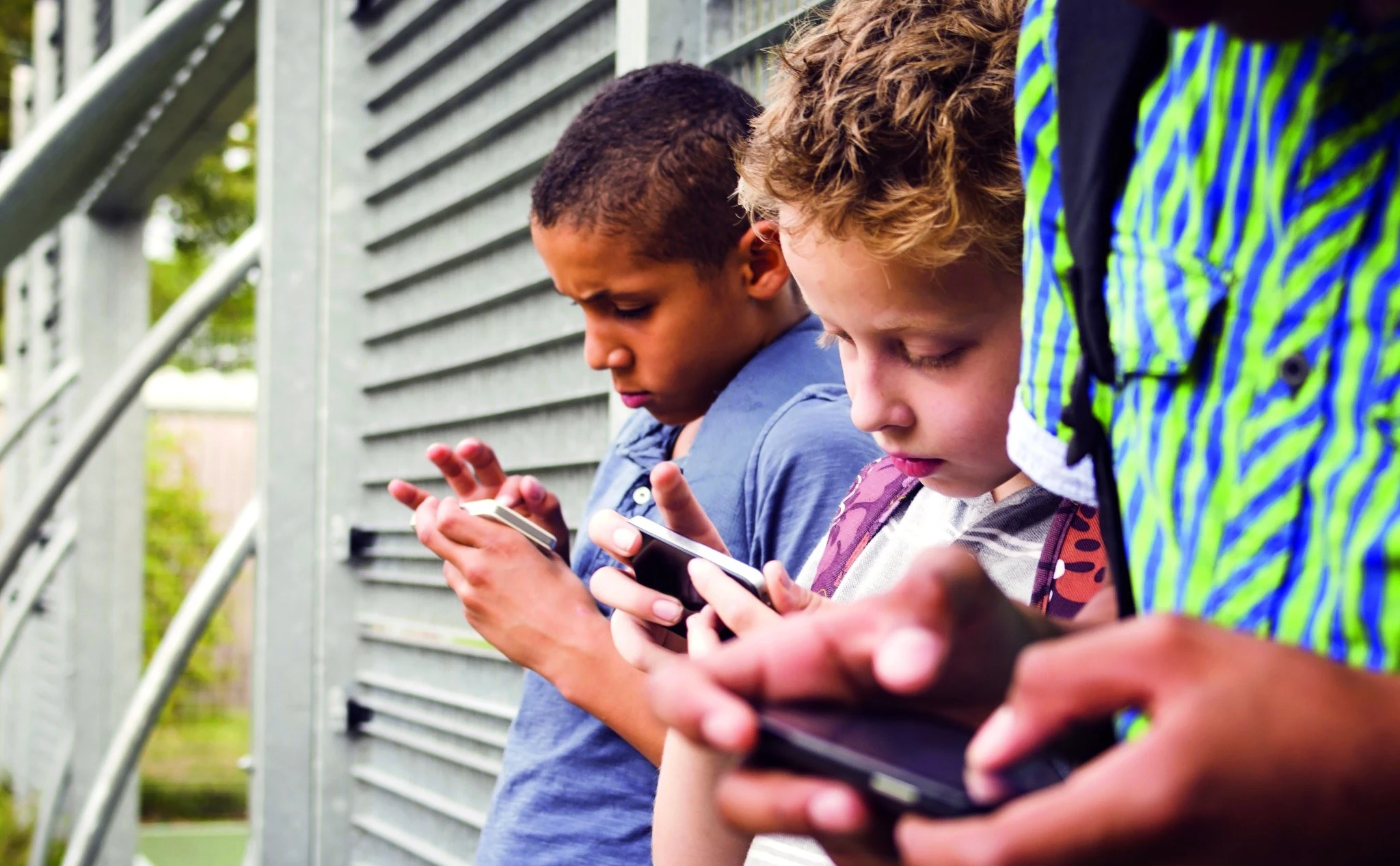 Pros and Cons of Social Media for Kids